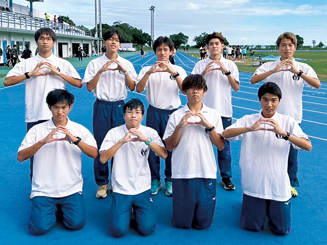 大阪体育大学陸上部のみなさん集合写真